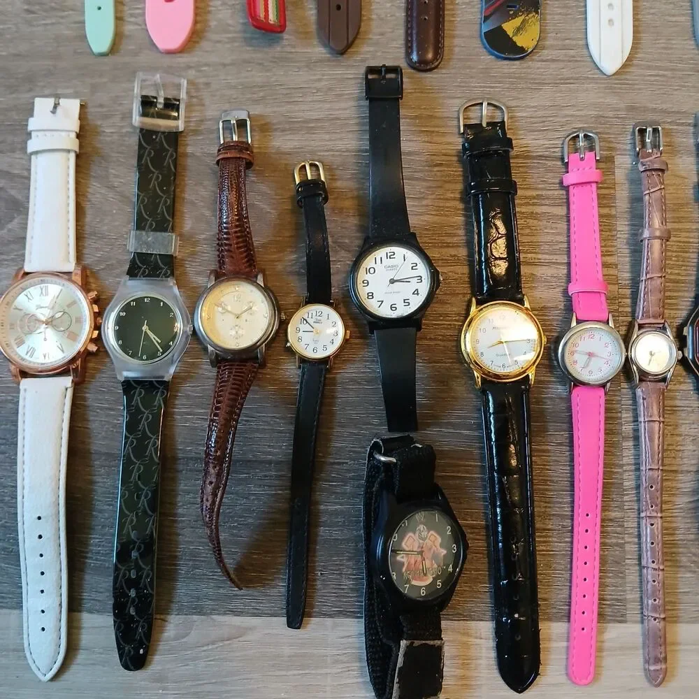 Huge Watch Lot of 40+ Mixed Brands Vintage & Modern Parts/Repair Untested-Box D6
